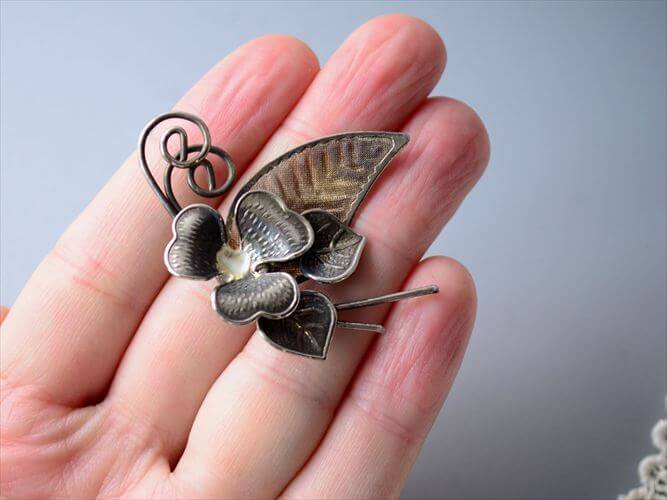 フランスから ヴィンテージ シルバートーンのフラワーモチーフ ブローチ ピン お花 アクセサリ アンティーク