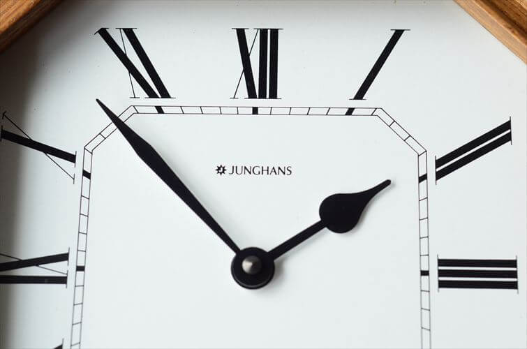 ドイツ製 Junghans オーク材フレームの壁時計 ユンハンス 壁掛け 木製 クロック ヴィンテージ アンティーク