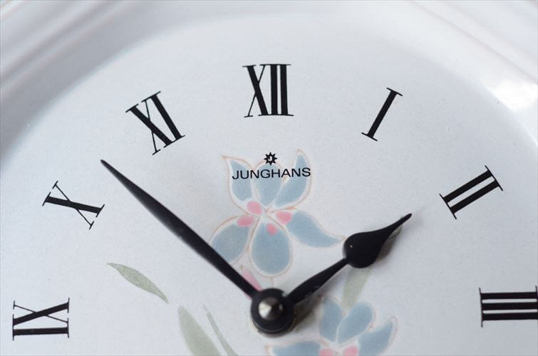 ドイツ製 Junghans 白磁にきれいな花の絵付け 壁時計 壁掛け セラミッククロック ユンハンス ヴィンテージ アンティーク