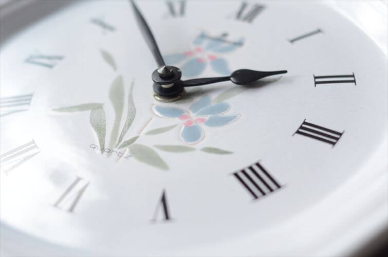 ドイツ製 Junghans 白磁にきれいな花の絵付け 壁時計 壁掛け セラミッククロック ユンハンス ヴィンテージ アンティーク