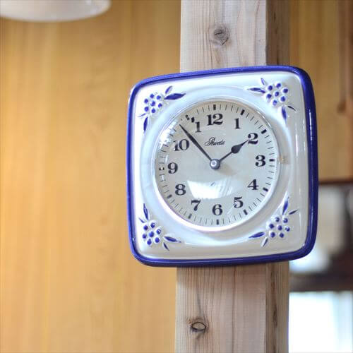 ドイツ製 かわいいブルーフラワー陶器 壁時計 電池式 壁掛け時計 セラミッククロック アンティーク