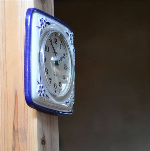 ドイツ製 かわいいブルーフラワー陶器 壁時計 電池式 壁掛け時計 セラミッククロック アンティーク