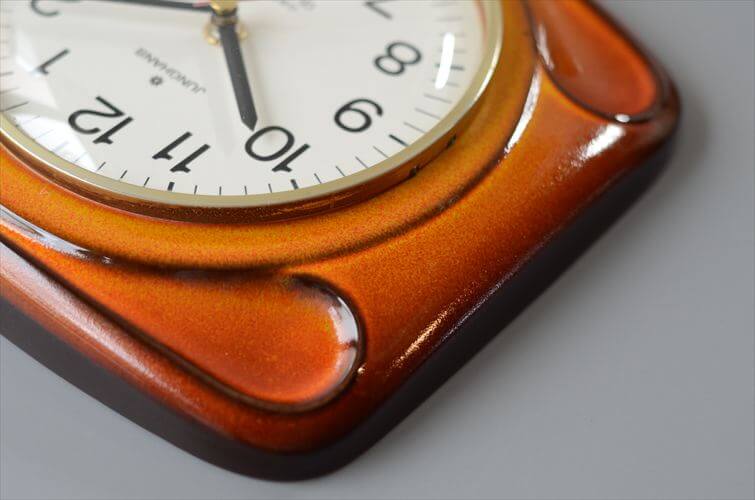 ドイツ製 Junghans きれいなブラウンｘオレンジ陶器 壁時計 新品クウォーツ交換済み ユンハンス 壁掛け時計 アンティーク