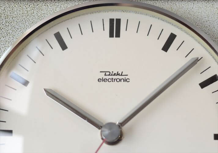 ドイツ製 Diehl モダンなグレー陶器のキッチンクロック 壁時計 ユンハンス 電池式 セラミック 壁掛け時計 アンティーク