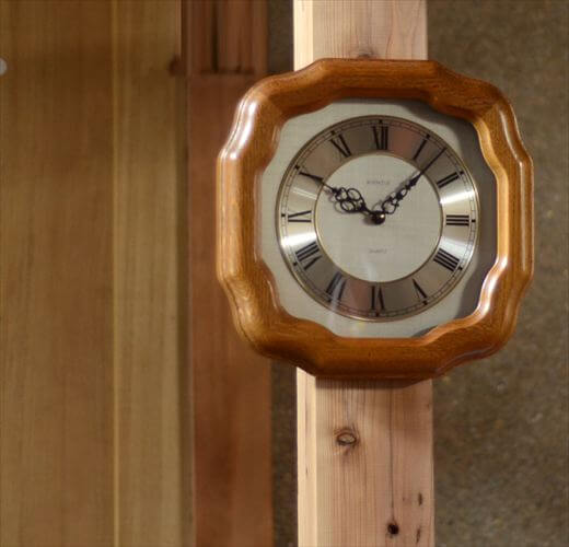 ドイツ製 KIENZLE オークと思しき木製フレームの壁時計 キンツレー 電池式 ウッド壁掛け時計 ヴィンテージ