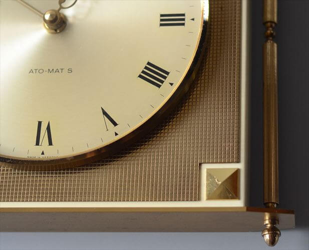 ドイツ製 Junghans 真鍮ｘゴールドトーンがきれいな壁時計 ユンハンス 電池式 壁掛け時計 ヴィンテージ
