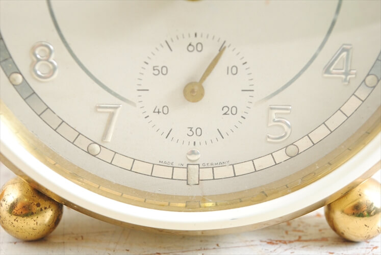 ドイツ製 ヴィンテージ Junghans Trivox-silentic 手巻き 目覚まし時計 ユンハンス ゼンマイ式 アンティーク時計 アナログ おしゃれ