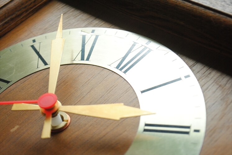ドイツ買い付け 木製フレーム 壁時計 電池式 壁掛け時計 クロック アンティーク