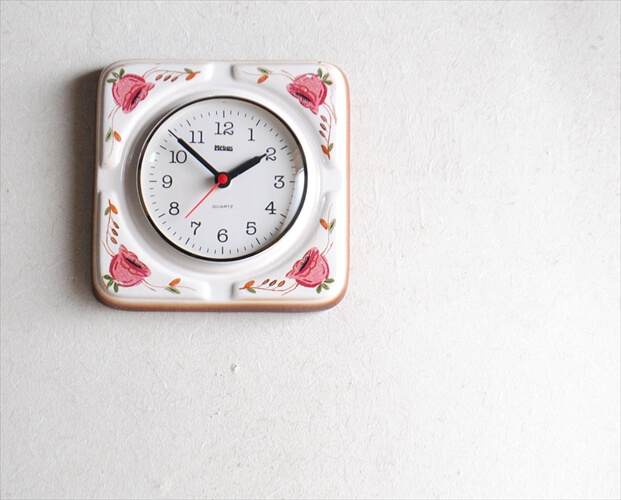 ドイツ製 MEBUS 花柄ペイントの壁時計 電池式 壁掛け時計 セラミック キッチンクロック アンティーク