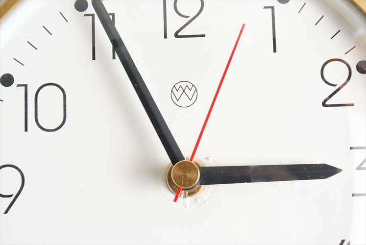 ドイツ製 バスケット型 陶器の壁時計 新品クウォーツ交換済 電池式 壁掛け時計 セラミック キッチンクロック アンティーク_230315