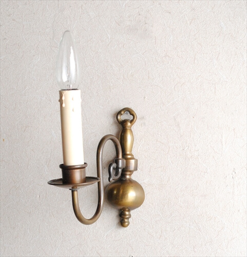 フランス買い付け 真鍮 ウォールライト スコンス キャンドル型 燭台 ピクチャーランプ ブラス 壁付け 照明 アンティーク