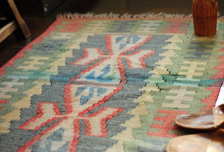 トルコ エーゲ海地方産 オールドキリム ラグ 110ｘ77cm ランナー アウトドア キャンプラグとしても！ 絨毯 カーペット ウール