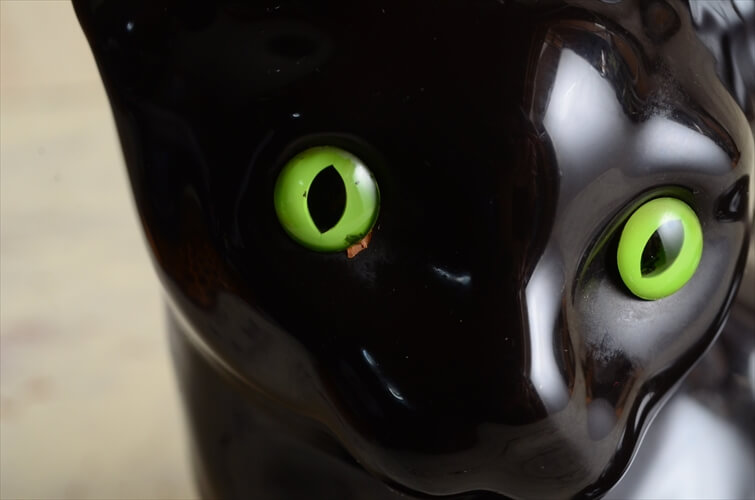 フランスのブロカントから かわいい磁器の黒ネコ オブジェ 黒猫 キャット フィギュア インテリア 置物 店舗什器 アンティーク