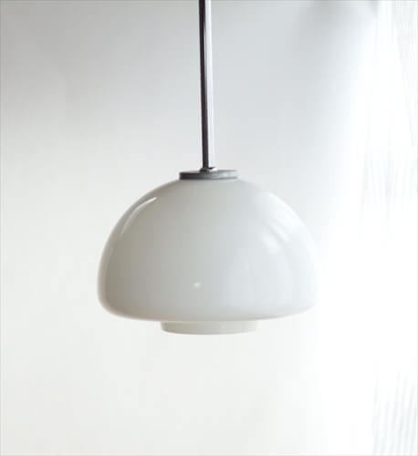 デンマークから ホワイトガラスのペンダントライト 北欧 ミッドセンチュリー ランプ 照明 ヴィンテージ アンティーク