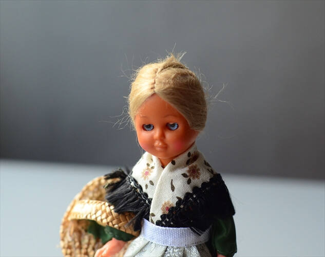 ドイツ製 Schneider Trachten スリープアイドール 民族衣装 人形 フィギュア シュナイダー ヴィンテージ アンティーク_240313