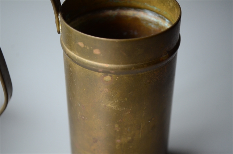 ドイツから 小さな真鍮のジャグ 花瓶 一輪挿し 花器 ブラス オブジェ フラワーベース ヴィンテージ アンティーク_240402