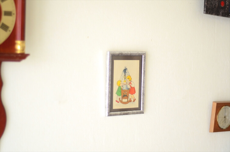 ドイツのヴィンテージ 壁掛けフレームドミニポスター かわいい子どもと赤ちゃんのイラスト ポストカード フォトフレーム アンティーク