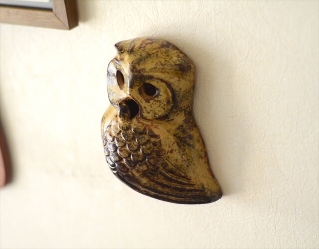 ドイツから ヴィンテージ 陶器のフクロウのウォールデコ オブジェ 壁掛け フィギュア アンティーク_240410