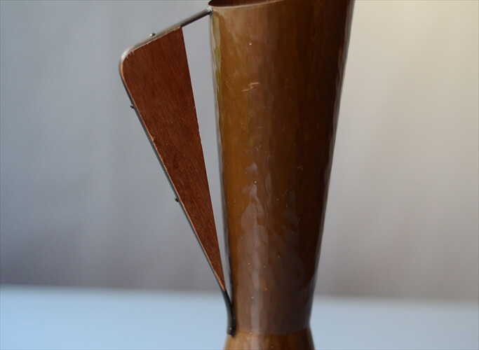 ドイツから 木製ハンドルのコパー ジャグ 水差し ピッチャー 花瓶 花器 一輪挿し フラワーベースヴィンテージ アンティーク_240412
