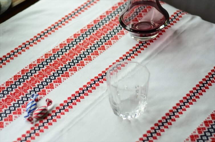 ハンガリー刺繍 ファブリック 170x70cm 東欧 ウクライナ刺繍 ルーマニアにも通じるデザイン テキスタイル カーテン アンティーク