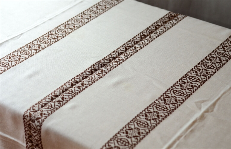 デンマークの古いヴィンテージ 刺繍 クロス 大判268x130cm 北欧 テキスタイル ファブリック テーブルリネン カーテン アンティーク
