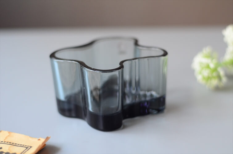 フィンランド製 Iittala イッタラ Alvar Aalto キャンドルホルダー スモークグレー アルヴァ・アアルト 北欧 ガラス 燭台 トレー