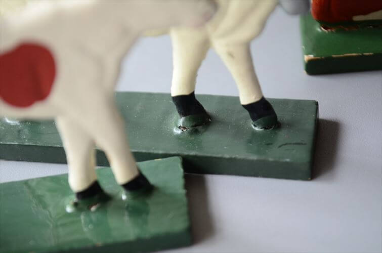ドイツ エルツ山地製 かわいい木製の動物オブジェ ウシ 牛 置物 アートピース フィギュア ヴィンテージ_250523