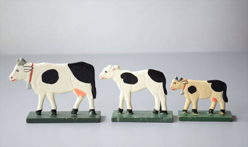 ドイツ エルツ山地製 かわいい木製の動物オブジェ ウシ 牛 置物 アートピース フィギュア ヴィンテージ_250523