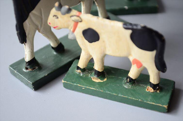 ドイツ エルツ山地製 かわいい木製の動物オブジェ ウシ 牛 置物 アートピース フィギュア ヴィンテージ_250523