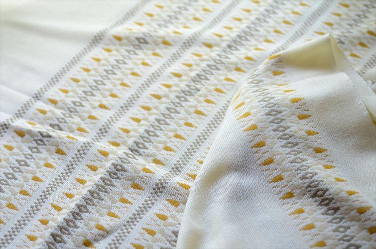 デンマークの古いヴィンテージ 刺繍 クロス 大判272x142cm 北欧 テキスタイル ファブリック テーブルリネン カーテン アンティーク