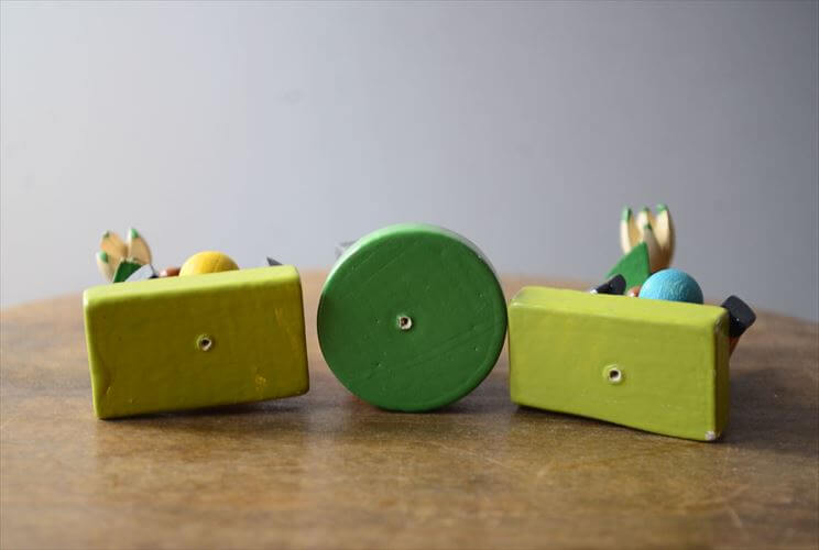 ドイツ製 ヴィンテージ かわいい木製のイースターバニー ハンドメイド 木工芸品 うさぎ 置物 アートピース フィギュア_260318