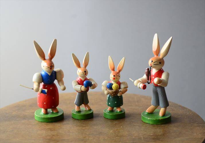 ドイツ製 ヴィンテージ かわいい木製のイースターバニー ハンドメイド 木工芸品 うさぎ 置物 アートピース フィギュア_260318
