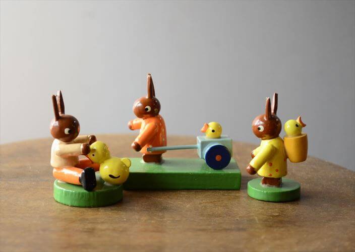 ドイツ製 ヴィンテージ かわいい木製のイースターバニー ハンドメイド 木工芸品 うさぎ 置物 アートピース フィギュア_260318