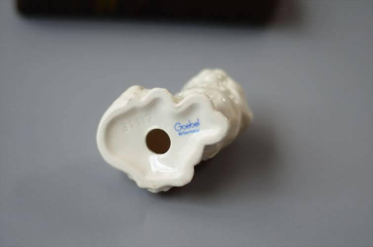 西ドイツ製 Goebel 白磁の白ネコ オブジェ ディスプレイ ゲーベル 猫 磁器 インテリア ヴィンテージ アンティーク