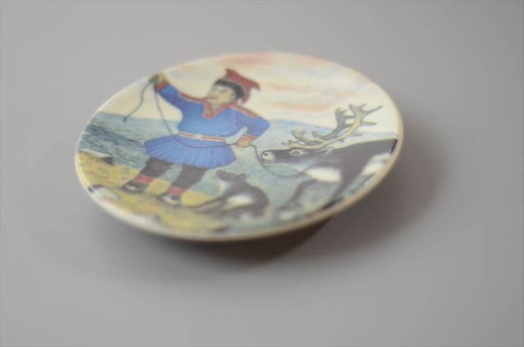 フィンランド製 Arabia 小さな陶板 1984年 サーミ族のトナカイ飼い Andreas Alariesto 北欧 ヴィンテージ