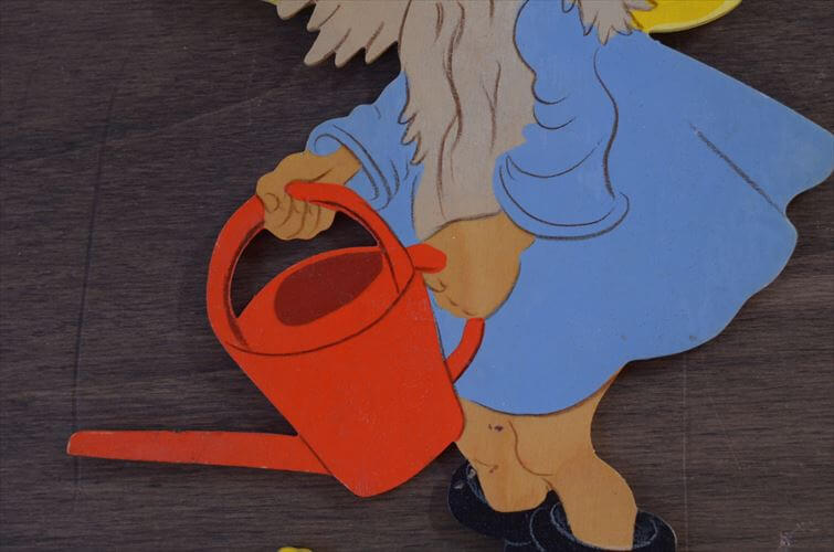 西ドイツ製 Mertens kunst 庭仕事をするノーム 小人 木製 壁掛け ウォールデコ グリム童話 メルテンス ヴィンテージ アンティーク_260415