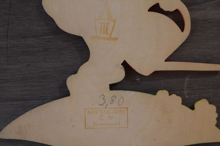 西ドイツ製 Mertens kunst 庭仕事をするノーム 小人 木製 壁掛け ウォールデコ グリム童話 メルテンス ヴィンテージ アンティーク_260415