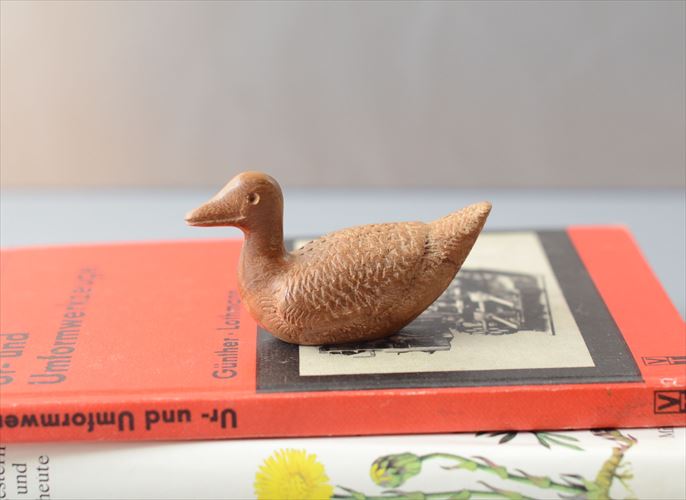 ドイツから 木製 小さな鳥のオブジェ 鴨　ハンドメイド インテリア かるがも ディスプレイ 置物 フィギュア アンティーク ヴィンテージ_260527