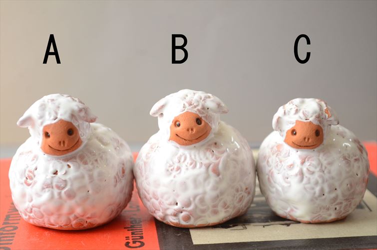 ドイツから 丸みがかわいい陶器の羊 オブジェ 置物 フィギュア インテリア ヴィンテージ アンティーク_260527