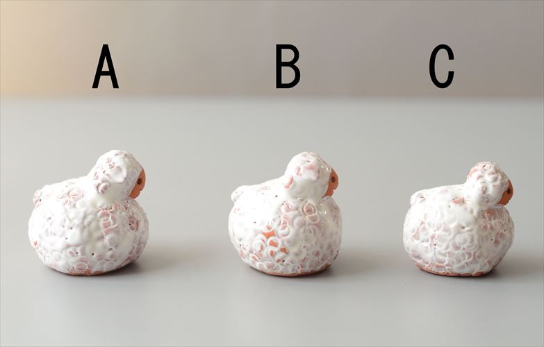 ドイツから 丸みがかわいい陶器の羊 オブジェ 置物 フィギュア インテリア ヴィンテージ アンティーク_260527