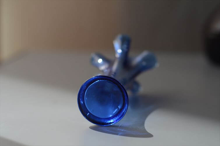 ドイツから きれいなコバルトブルーのガラスベース フリルシェイプ 花瓶 花器 アンティーク ヴィンテージ