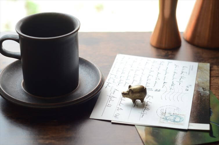 ドイツから かわいい真鍮のちいさなブタ ミニチュア 極小 オブジェ 置物  ラッキーピッグ ヨーロッパ フィギュア ヴィンテージ アンティーク_260126