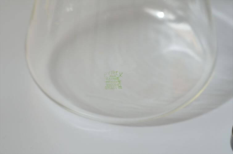 アメリカ製 Pyrex ガラスのカラフェ 2L デカンタ ピッチャー ジャグ パイレックス 花器としても USA ヴィンテージ　アンティーク