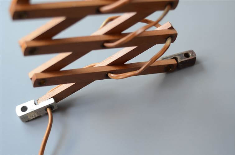 デンマークから 木製のシザーランプ シェード付き 壁付け 壁掛け ウォールライト 北欧照明 ヴィンテージ アンティーク