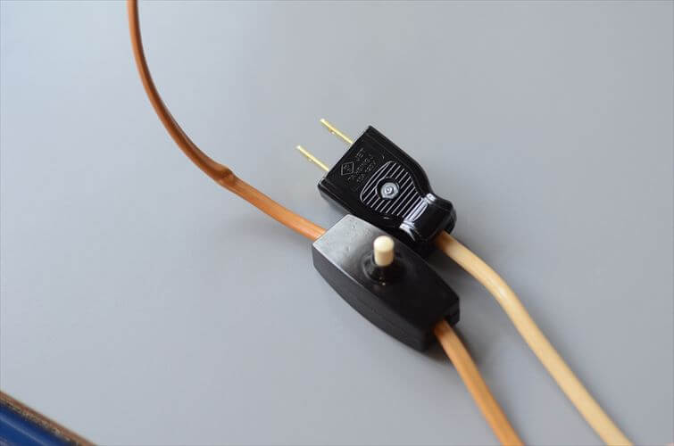 デンマークから 木製のシザーランプ シェード付き 壁付け 壁掛け ウォールライト 北欧照明 ヴィンテージ アンティーク