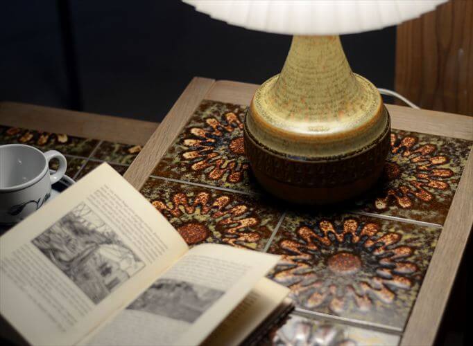 デンマーク製 SOHOLM ブラウンレリーフのデスクランプ シェード付き スーホルム ストーンウェア 北欧照明 テーブル ライト アンティーク