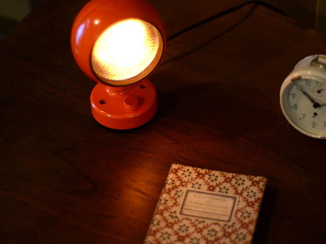 訳あり ドイツから ヴィンテージ かわいいオレンジ色のボールヘッド デスクランプ ミッドセンチュリー 照明 テーブルライト アンティーク