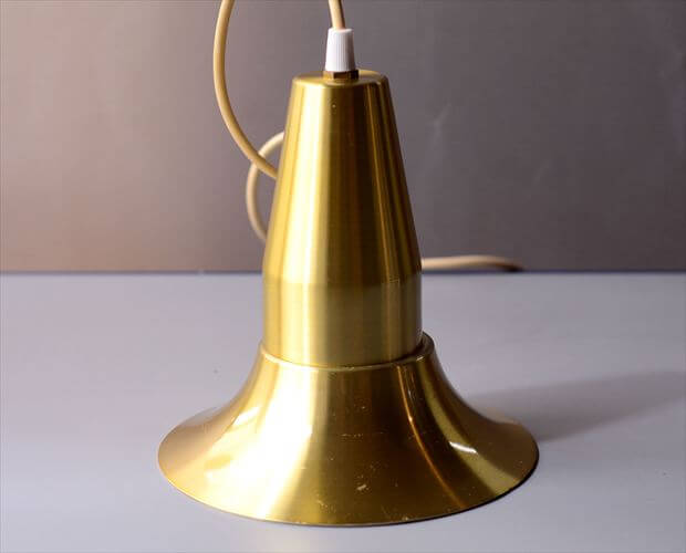 デンマークから かわいいフォルムの真鍮色 ペンダントライト 北欧 ヴィンテージ 照明 天井 ランプ アンティーク