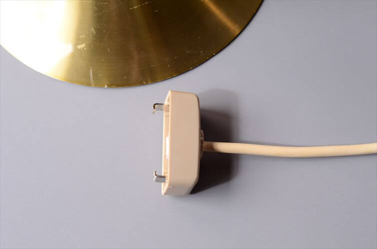 デンマークから かわいいフォルムの真鍮色 ペンダントライト 北欧 ヴィンテージ 照明 天井 ランプ アンティーク