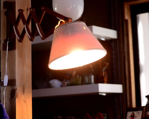 デンマークから チーク シザーランプ シェード付き 壁付け 壁掛け ウォールライト 北欧照明 ヴィンテージ アンティーク